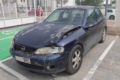 Compra y venta de coches rotos.