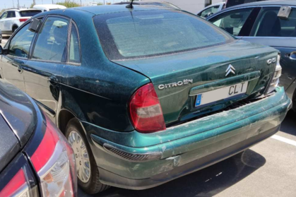 Compra y venta de coches rotos.