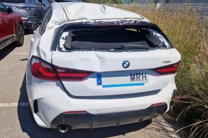 Compra y venta de coches rotos.