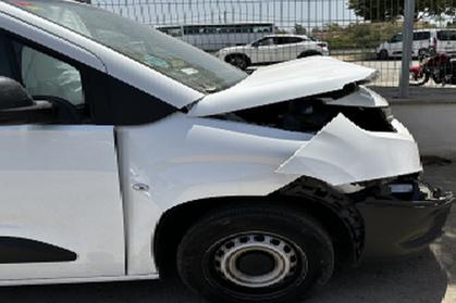 Compra y venta de coches rotos.