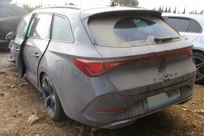 Compra y venta de coches rotos.