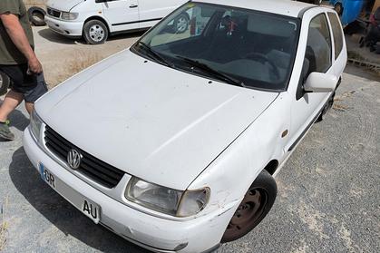 Compra y venta de coches rotos.