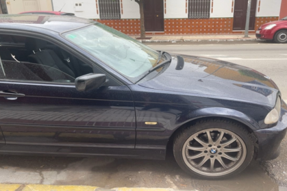 Compra y venta de coches rotos.