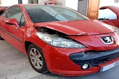 Compra y venta de coches rotos.