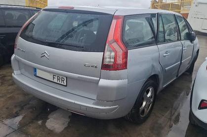 Compra y venta de coches rotos.