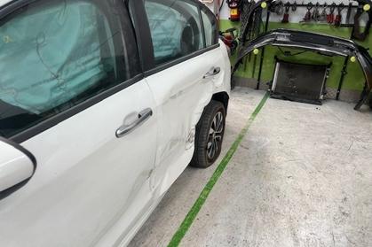 Compra venta de coches roto y accidentados.