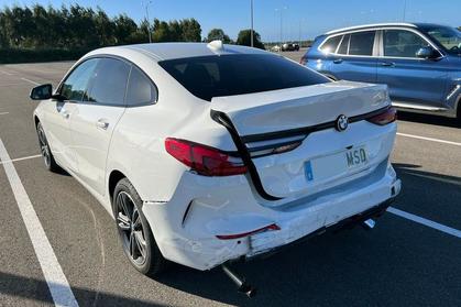 Compra y venta de coches rotos.