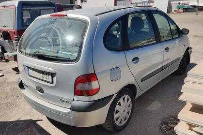 Compra y venta de coches rotos.