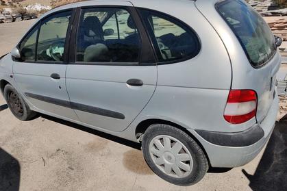 Compra y venta de coches rotos.