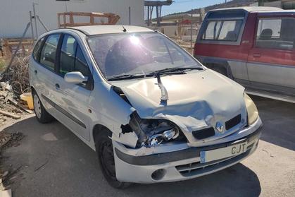 Compra y venta de coches rotos.