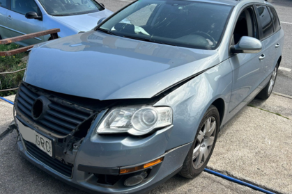 Compra y venta de coches rotos.