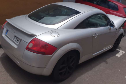 Vender coche roto.AUDI TT accidentado en venta.