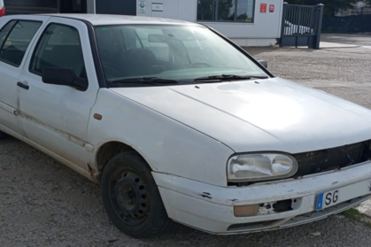 Compra y venta de coches rotos.