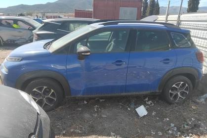 Compra y venta de coches rotos.