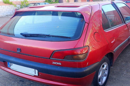 Compra y venta de coches rotos.