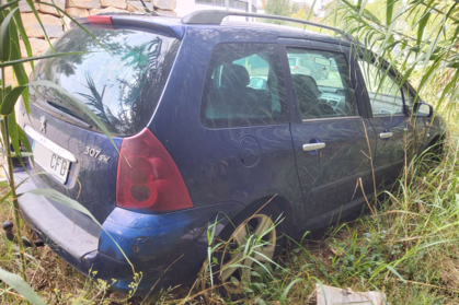 Compra y venta de coches rotos.