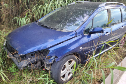 Compra y venta de coches rotos.