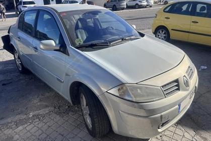 Compra y venta de coches rotos.