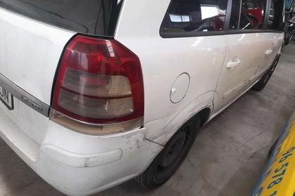 Compra y venta de coches rotos.