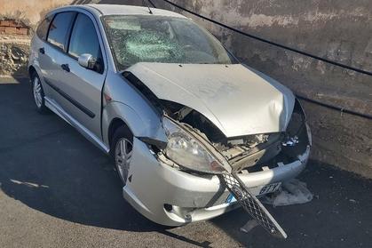 Compra y venta de coches rotos.