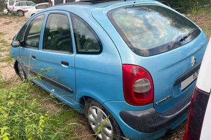 Compra y venta de coches rotos.