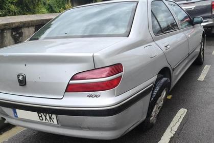 Compra y venta de coches rotos.