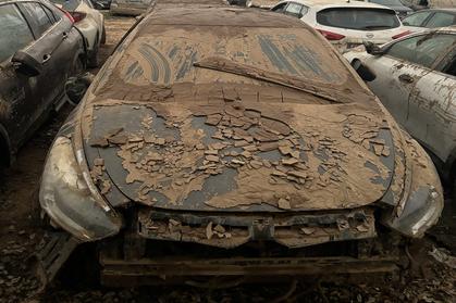 Compra y venta de coches rotos.