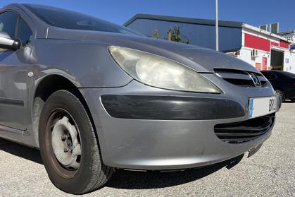 Compra y venta de coches rotos.