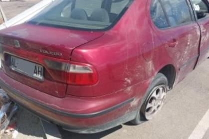 Compra y venta de coches rotos.