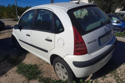 Compra y venta de coches rotos.