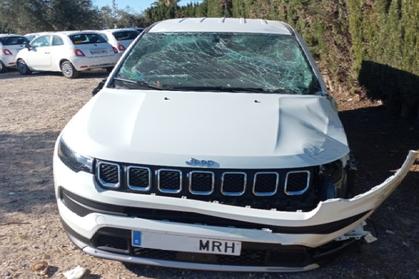 Compra y venta de coches rotos.