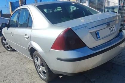 Compra y venta de coches rotos.