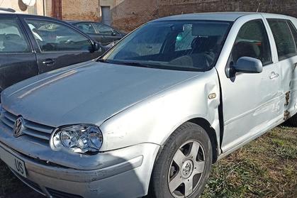 Compra y venta de coches rotos.